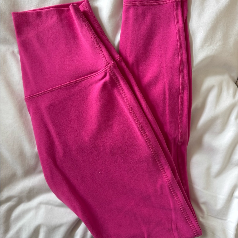 Lululemon align High-Rise 28” in sonic pink
